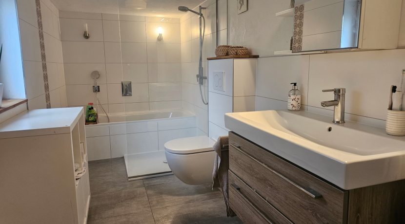 Badezimmer EG