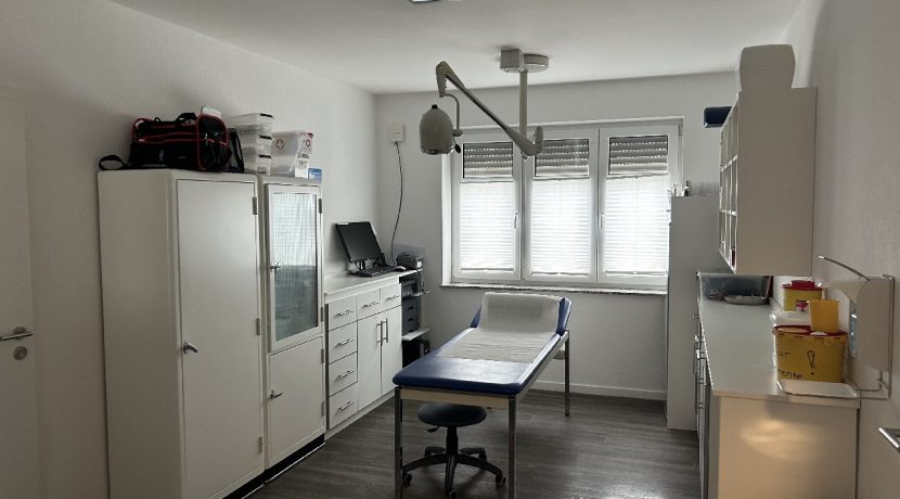 Behandlung/Büro