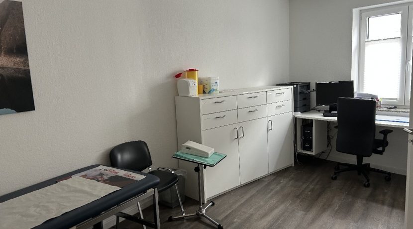 Behandlung/Büro