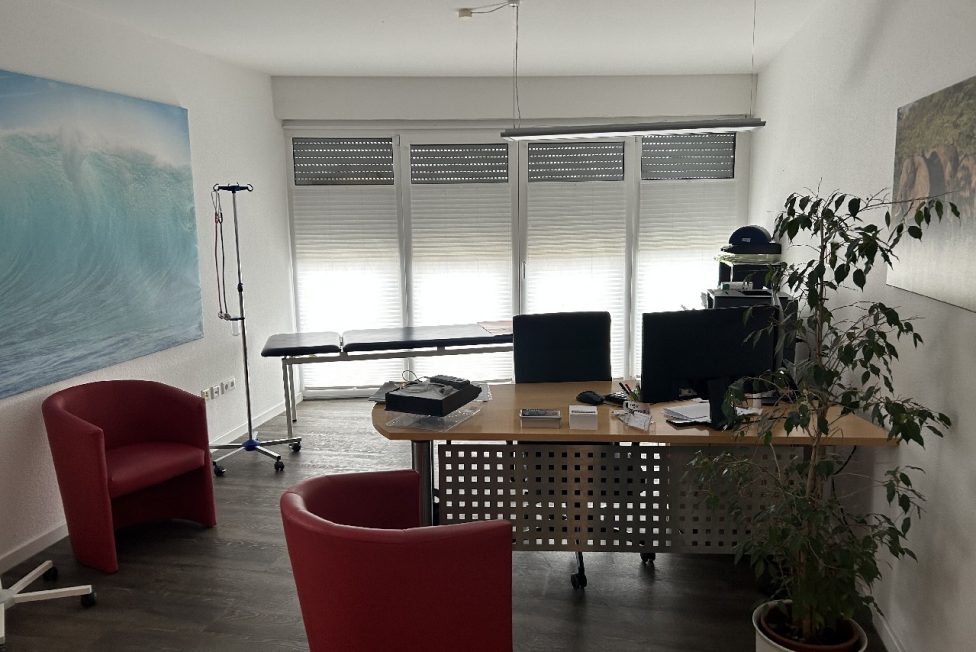 Behandlung/Büro