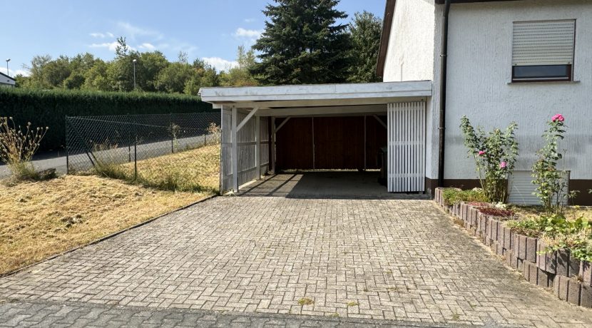 Stellplatz-Carport