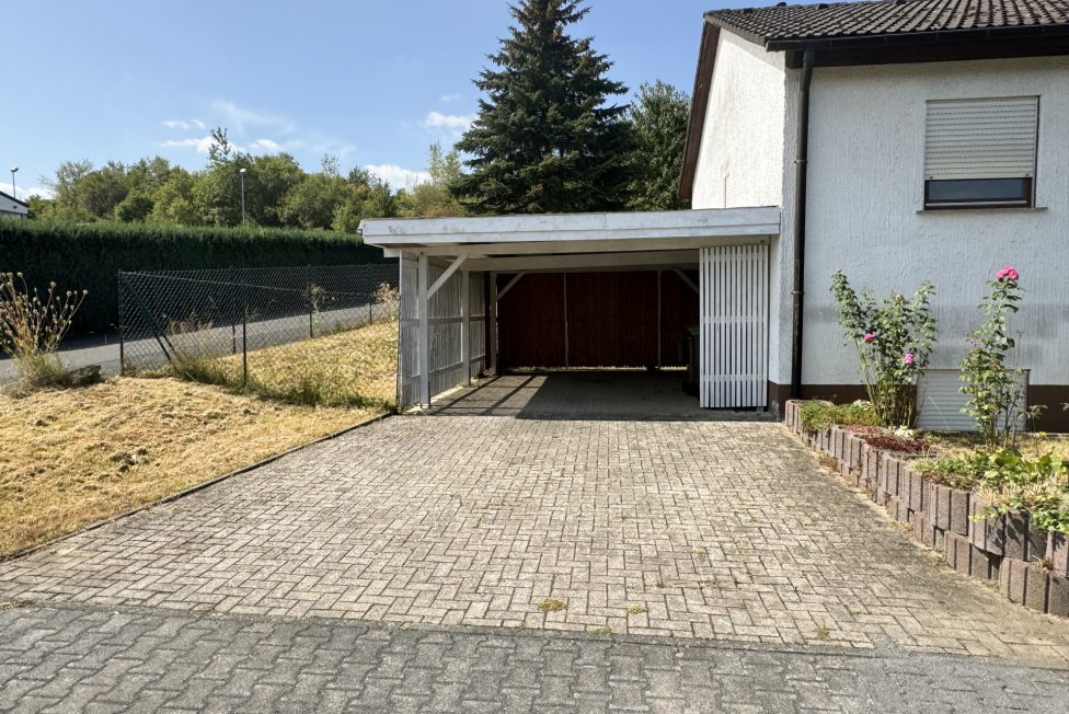 Stellplatz-Carport