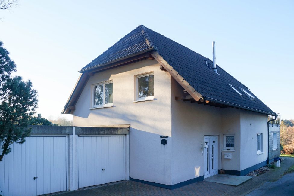 Einfamilienhaus mit Doppelgarage