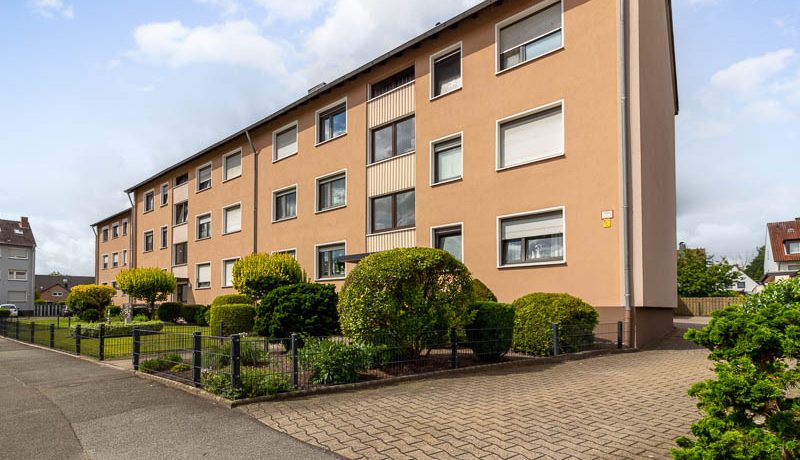 Das charmante Mehrfamilienhaus aus dem Jahr 1967 besticht durch seine zeitlose Architektur