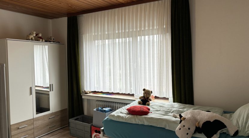 Schlafzimmer 2 OG