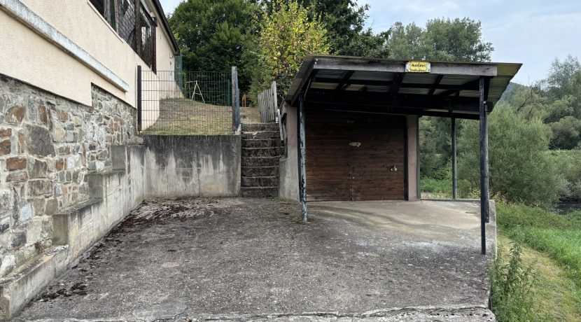 Garage und Carport