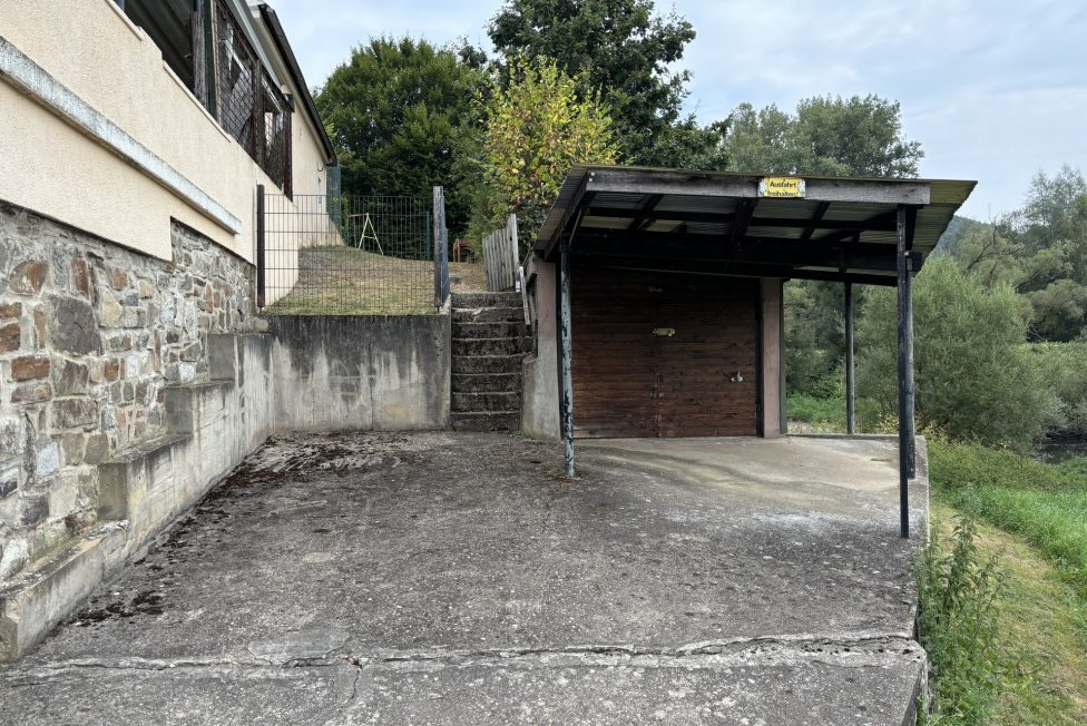 Garage und Carport