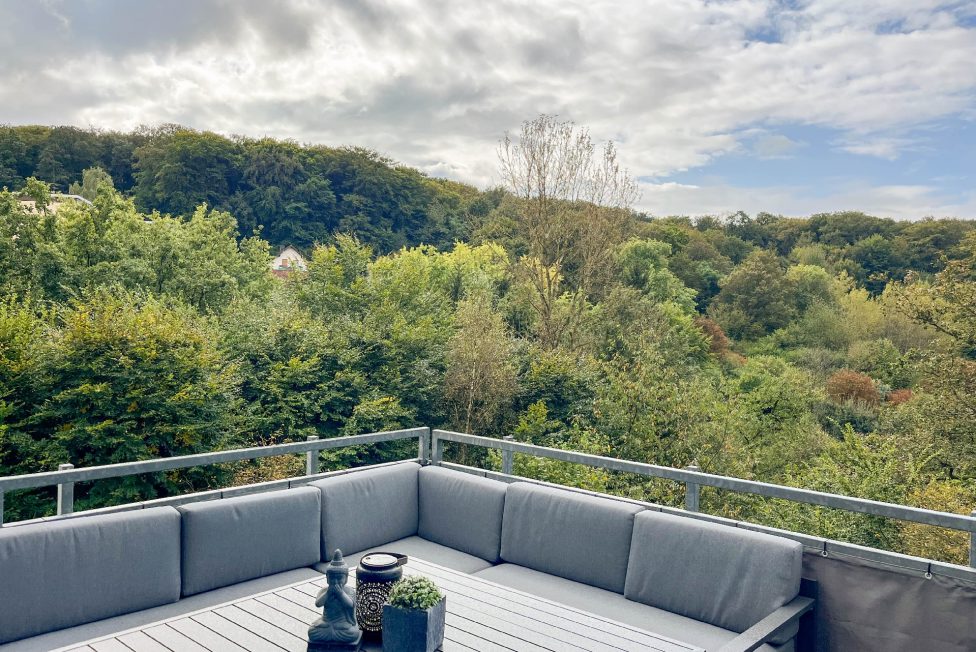 Sonnenbalkon mit Blick ins Grüne